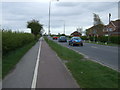 Dual use path beside Station Road (B1219) in DN37 0QB