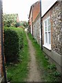 Footpath between the houses in NR12 8UY
