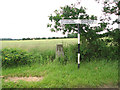Triangulation pillar at rural crossroads in IP25 7FH