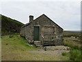 Shooting Hut above Cross Gill (1) in Stonebeck Down