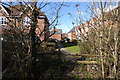 Skylark Way seen from footpath in RG2 9UW