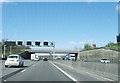 M25 northbound, A40 bridge in SL9 7AU