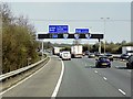 Southbound M40, Sign Gantry approaching Junction 4 in SL7 3DJ