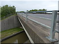 M40 motorway crossing the Oxford Canal in OX16 2AA