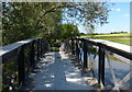 Footbridge across Horse Bridge Junction in OX5 1JJ