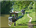 Narrowboats moored along the Oxford Canal in OX5 2NZ
