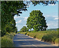 Country road north of Eynsham in OX29 4EJ