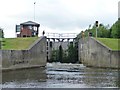 Emptying Lemonroyd Lock, Aire & Calder Navigation in LS26 9EZ