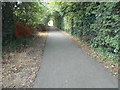Path from Welham Green to Hatfield in AL9 7PG