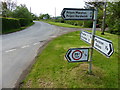 Signpost on the junction at Chapel Green in CV47 8NB