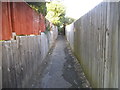 Path from Green Street Green Road to Ridgeway in DA2 7JE