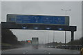 Gantry in the rain, M1 southbound in LE3 3TA