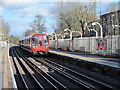 Eastcote tube station - platforms in HA5 1PN