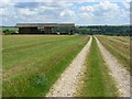 Track and barn, Smithen Down in SP4 6NG