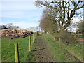 Footpath between Knowles' Wood and Lang's Farm in PR7 5PW