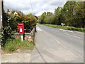 Burwash Houses Postbox & B1077 Juby's Hill in IP6 9FA