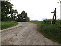 Footpath & entrance to Roebuck Farm in Darmsden