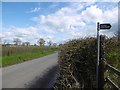 Path sign, Taynton in Taynton