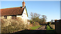 Footpath past Stag Farmhouse in Bedingham