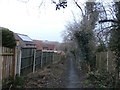 Ginnel and Footpath in Dodworth in S70 6RZ