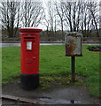 Elizabethan postbox, on Glasgow Road, Kilsyth in G65 9LU