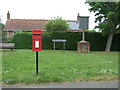 Elizabeth II postbox, Coldham Green, Deopham in NR18 9DR