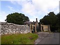 Gates and lodge for Hassop Hall in DE45 1NU