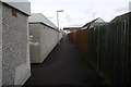 Path behind Morriston Court in FK2 0QG