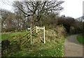 Permissive footpath leaving The High Peak Trail in Longcliffe