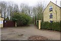 Footpath from Edington Square to Valence Crescent, Witney, Oxon in OX29 7AZ