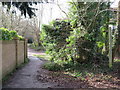 Public bridleway in Tadworth in KT20 7SQ