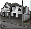 Fox & Hounds pub in Penybryn in Gelligaer Community