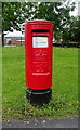 Elizabeth II postbox on Poole Hall Road, Ellesmere Port in CH66 1NZ