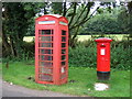 K6 telephone box and George V postbox on Brickendon Lane, Brickendon in SG13 8NU