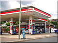 Knowl Hill : Esso Petrol Station in RG10 9XY