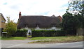 Thatched cottage on Cumnor Hill in OX2 9JA