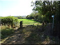 Field entrance and footpath off Arncott Road in Piddington