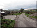 Heol wrth ymyl Ffarm Pantglas / A road at Pantglas Farm in SA32 7BZ