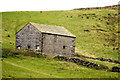Field barn and dry stone walls in BD24 9PR