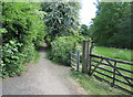 Diverging paths, Dodford in B61 9DF