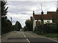 Mentmore Road passing the Three Horseshoes in LU7 0RZ