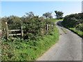 Llwybr yn gadael yr heol / Path exiting the road in SA32 7UB