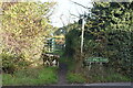 Footpath off East Hall Rd in BR5 4HU