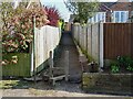 Footpath between the houses in DE15 9GP