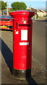 Elizabethan postbox on Laird Street, Dundee in DD3 0RJ