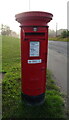 Elizabethan postbox on Drumgeith Road, Dundee in DD4 0XF