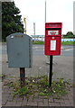 Postbox on Gartcosh Walk, Belshill in ML4 3EE