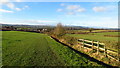 View west along field path towards Oakerthorpe in DE55 7LH