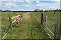 Fenced in footpath in OX17 1LD