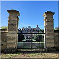 Old Entrance Gate, Cote House in OX18 2EG